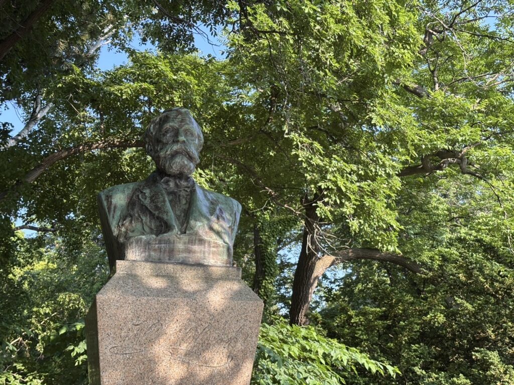 クラーク像